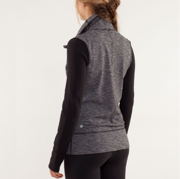Lululemon Full Zip Size 2 - Picture 2 of 5